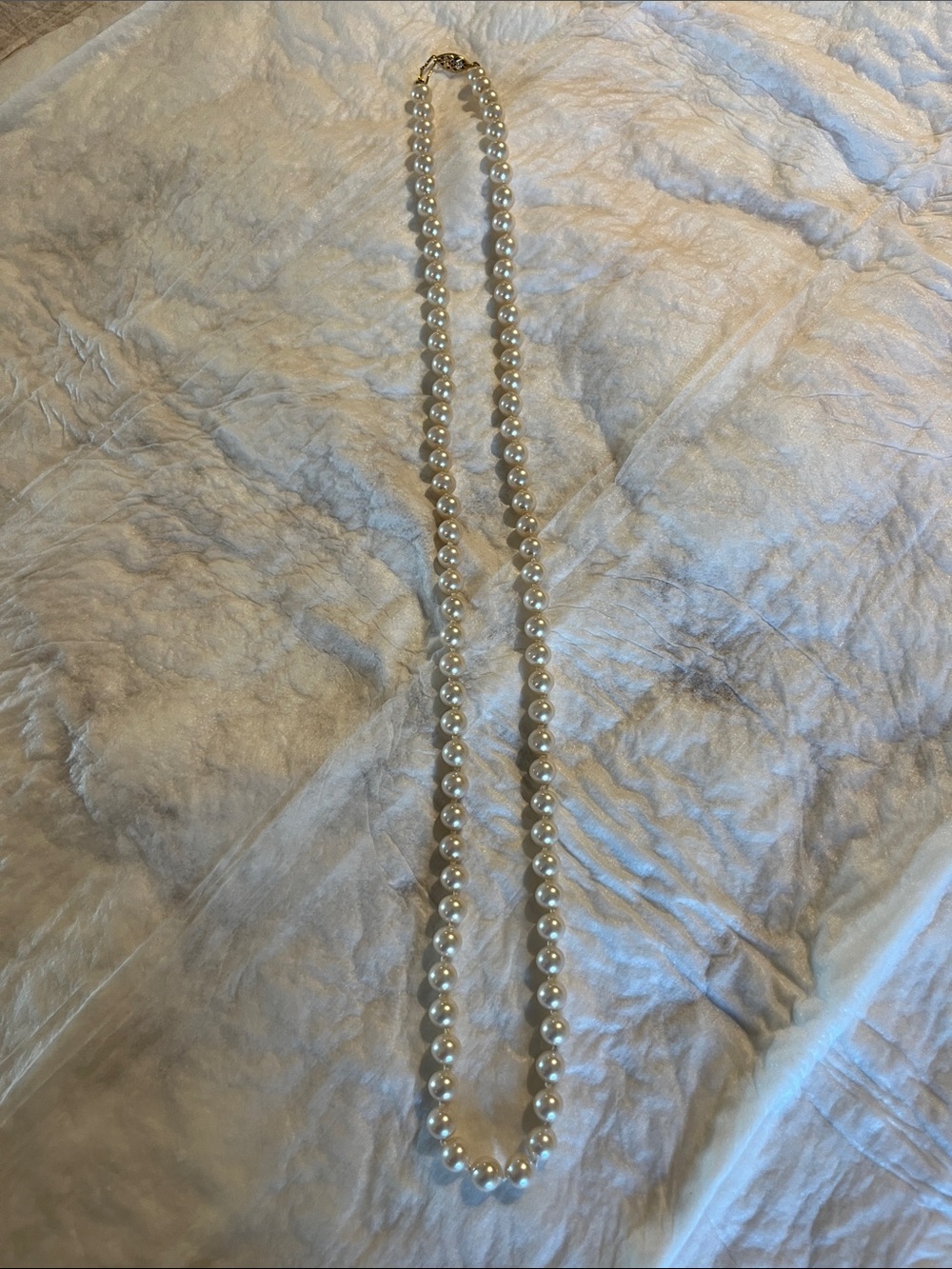Source Unknown Pearl Strand Necklace in Ivory with Gold Clasp